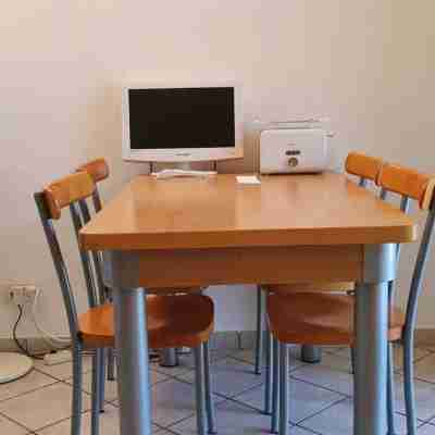 1 Bed Flat - Sleeps 2 - Parking - Wifi Others