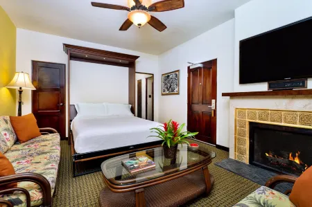 Pantai Inn Отели рядом с достопримечательностью «Scripps Institute of Oceanography Coastal Reserve»