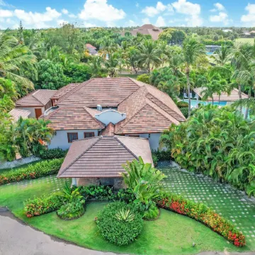 Beautiful Villa with Pool Gym and Maid