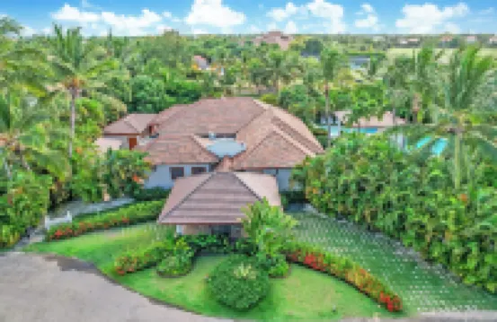 Beautiful Villa with Pool Gym and Maid
