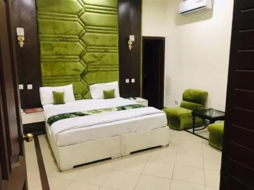 Red Velvet Hotel & Restaurant