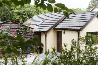 Sea View 1-Bed Cottage with Private Garden Hotels in Baltimore