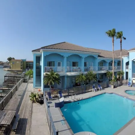 Casa Bella Hotel and Suites
