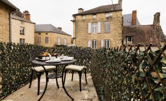 Le Petit Manoir