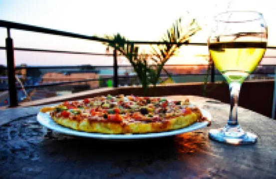 姆巴萊旅行者旅館