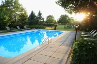 Hessenland Inn & Schatz Winery - Beach