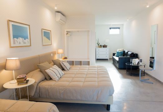 1. 게스트 하우스 ..