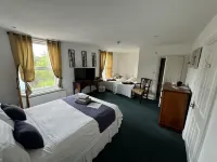 Hookwood Lodge Hotels in Horley