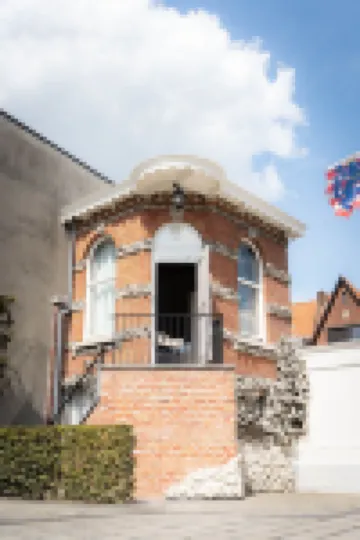 Golden Tree Hotel โรงแรมใน