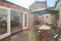 Host & Stay - the Old School House