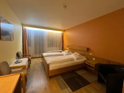 Hotel Schwan Hotels in der Nähe von Campingkirche