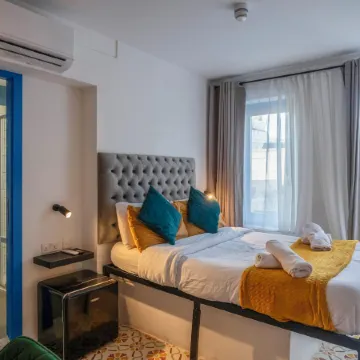 Mandera's Boutique Suites & Dorms