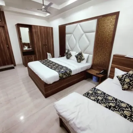 Hotel Royal Vrindavan