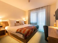 Kazakiwi Hotels near Hollerich Train Station