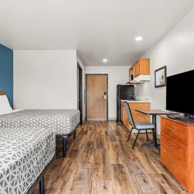 WoodSpring Suites Tulsa Hotels near Whiteside Park