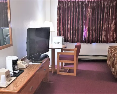 AmeriVu Inn & Suites-Avon Hotels in Avon