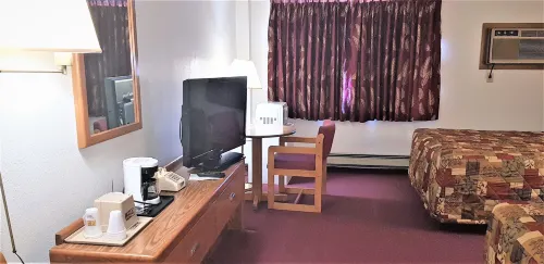 AmeriVu Inn & Suites-Avon Hotels in Albany