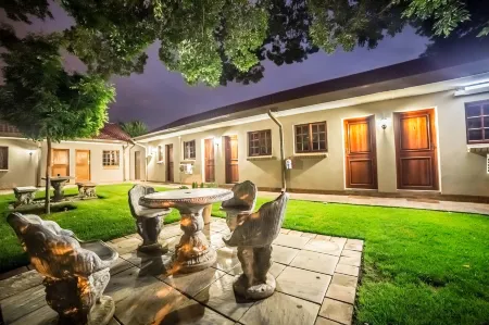 Beryl1 Guest House Отели в г. Клерксдорп