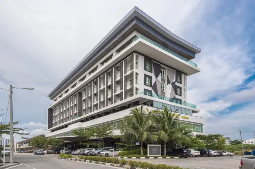 Marvelux Hotel