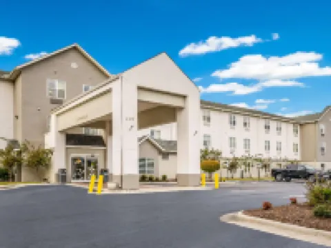 สลีปอินแอนด์สวีทส์ แจ็คสันวิลล์ ใกล้แคมป์เลเจิร์น โรงแรมในOnslow County