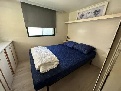 a fully equipped mobile home in Tuscany by the sea