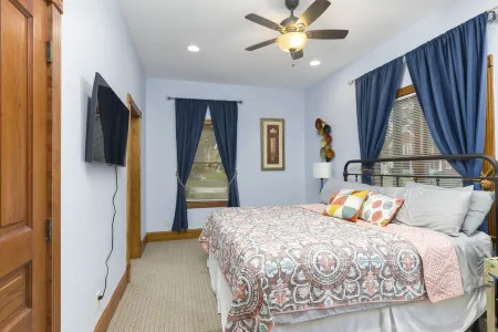 Douglas Hideaway - A Cozy 1-Bedroom Condo in Douglas, Michigan! Отели в г. Дуглас