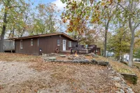 Private Dock and Breathtaking Lake Views - Stunning Tranquil Retreat Hotel a Adair Township