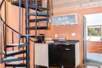 Cozy Cabin in Central Girdwood W/ Wood Stove, Washer/Dryer, & Free WiFi Hôtels à : Girdwood