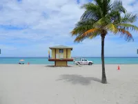 Heated Pool and Outdoor Dining - Charming Tropical Escape