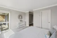 Breathtaking Ocean and Catalina Views - Stylish Coastal Sanctuary