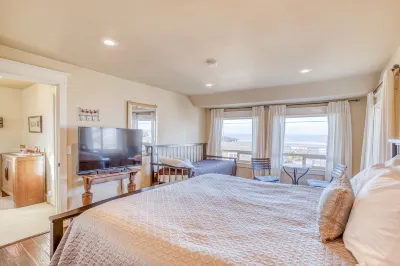 Cozy Cottage with Expansive Deck - Charming Ocean View Retreat