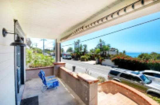 Stunning Ocean View Retreat - Hot tub, Patio, Wifi