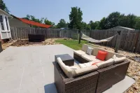 Doodlebug Cottage ~ Pool + Hot Tub Oasis + Close to I-95