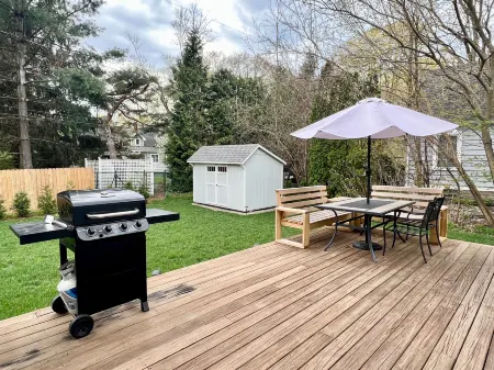 Uber-Stylish Home w/Private Beach Access+Fire Pit