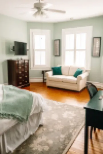 Charming Porch and Cozy Comfort - Enchanting Historic Hideaway