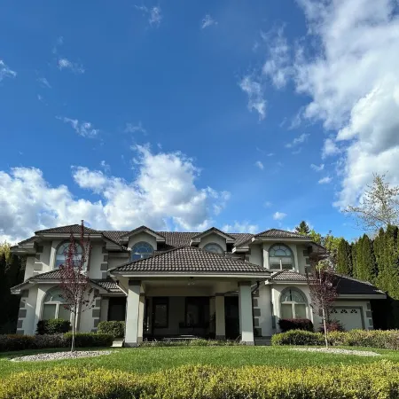 Unique Sandpoint Pool House Across from Lake, Perfect for Groups!