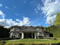 Unique Sandpoint Home with Private Pool and BBQ Island, Perfect for Groups! - piscina
