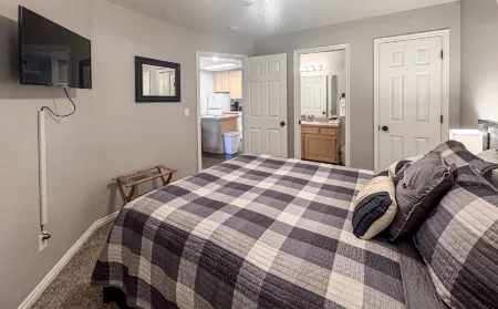 Updated Inn Building Condo #107, ground level, pool view