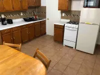 Private 2 Bedroom and 1 Bathroom House in a Quiet Area and Convenient to NYC Bus/Train