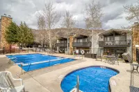 Cozy ski-in/ski-out condo with pool & hot tub - perfect location Hotels in Basalt