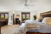 Luxury Golf Course Retreat in Indian Wells - Mountain view