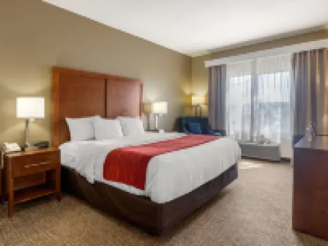 Comfort Inn & Suites Hotels in Pittsburg