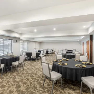 Best Western Plus Villa Del Lago Inn