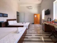 Khach San Chan Phu Quy Hotels in Phu Quy