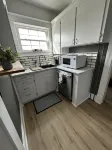 High-end cozy apartment walking distance to down town Christiansburg.