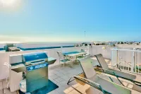 Rooftop Deck with Stunning Beach and Bay Views - Elegant Penthouse Oasis