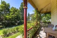 Cambridge House Hotels in Geeveston