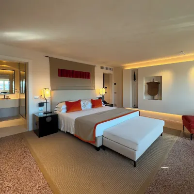 Hotel Palazzo Durazzo Suites Отели рядом с достопримечательностью «Станция метро Darsena»