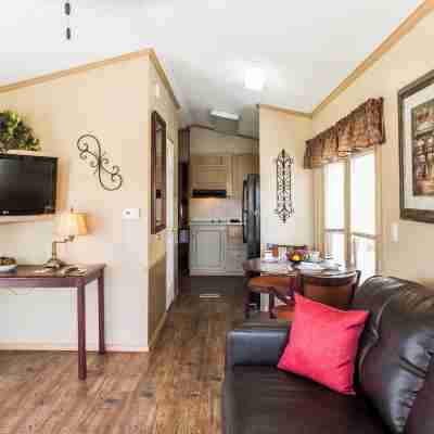 Red Shoes RV Park and Chalets Rooms