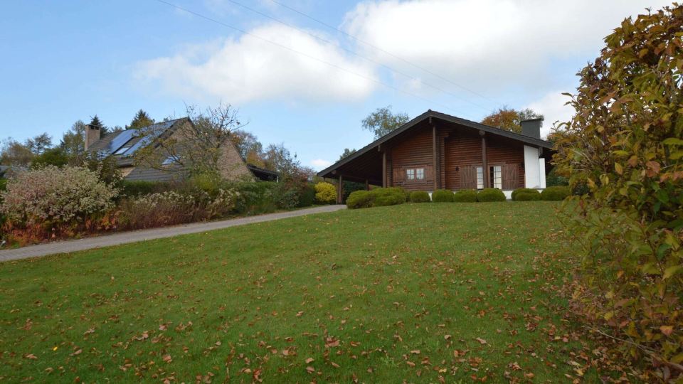 Stavelot Chalet with Garden